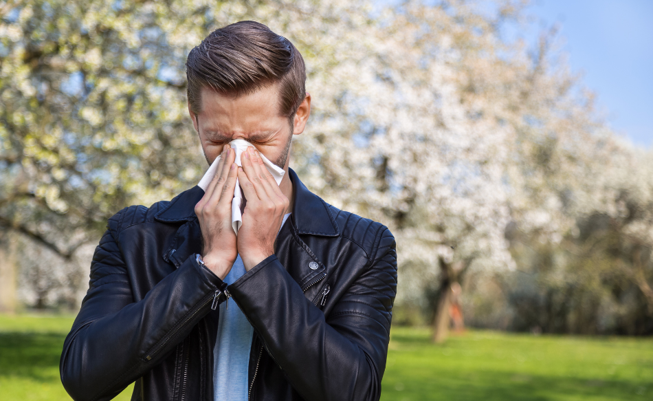 Cambio di stagione e allergie: come affrontarle al meglio Cambio di stagione e allergie: come affrontarle al meglio