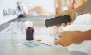 Come gestire correttamente i farmaci in casa: sicurezza, scadenze e conservazione