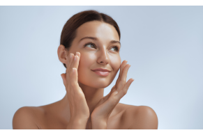 Pelle perfetta in pochi step: addio brufoli e punti neri