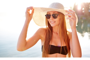 Capelli al sole: protezione, nutrizione e integratori da non perdere