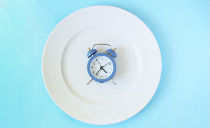 Vantaggi e svantaggi della dieta intermittente