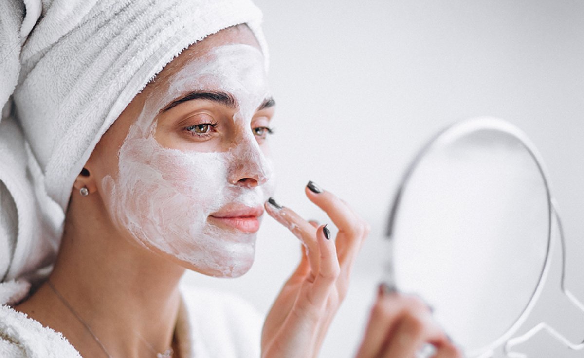 Viso: quando idratare con leggerezza